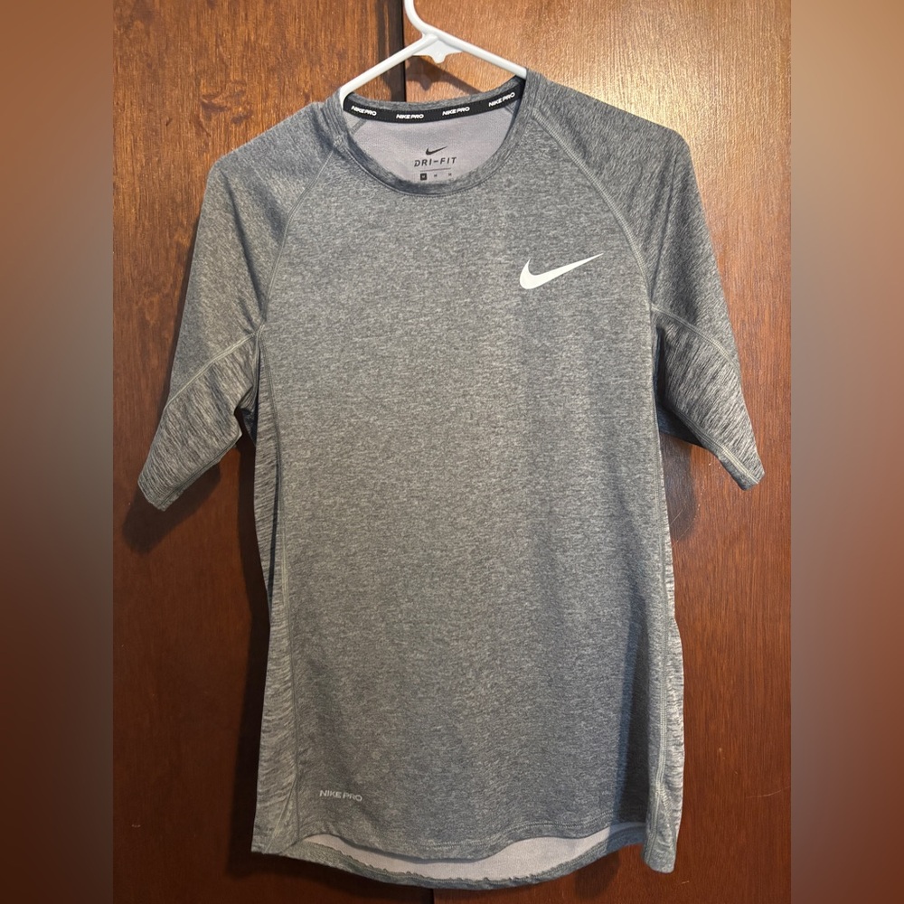Nike Men's Gray Dri-FIT Shirt
